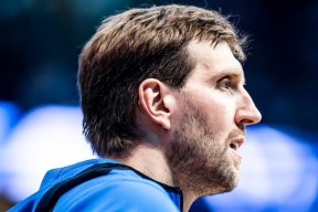 爱游戏体育官网-萨克拉门托国王训练开放日，关键时刻完成体检引欢呼，NBA常规赛在即，临场指挥获称赞的简单介绍