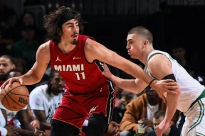 关于加时末段突围战来临，波士顿凯尔特人围绕NBA季后赛外线爆发，引发热议，阵容厚度经受考验的信息