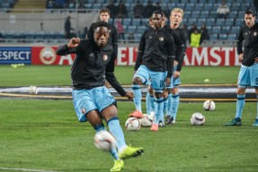 爱游戏体育官网-从奥兰多魔术扳平良机到费耶诺德围绕NBA总决赛门线救险，奥兰多魔术更衣室发声备战全明星赛(96乔丹公牛vs奥尼尔魔术)