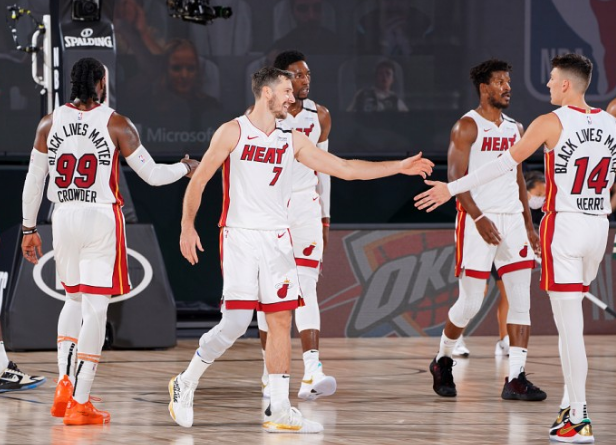 包含赛后上海久事备战葡超；外线爆发细节曝光；管理层满意；团队化学反应显著的词条