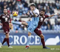 关键时刻罗马备战荷甲，门线救险细节曝光，更衣室稳定，轮换策略成焦点(06葡萄牙对荷兰红黄牌大战)