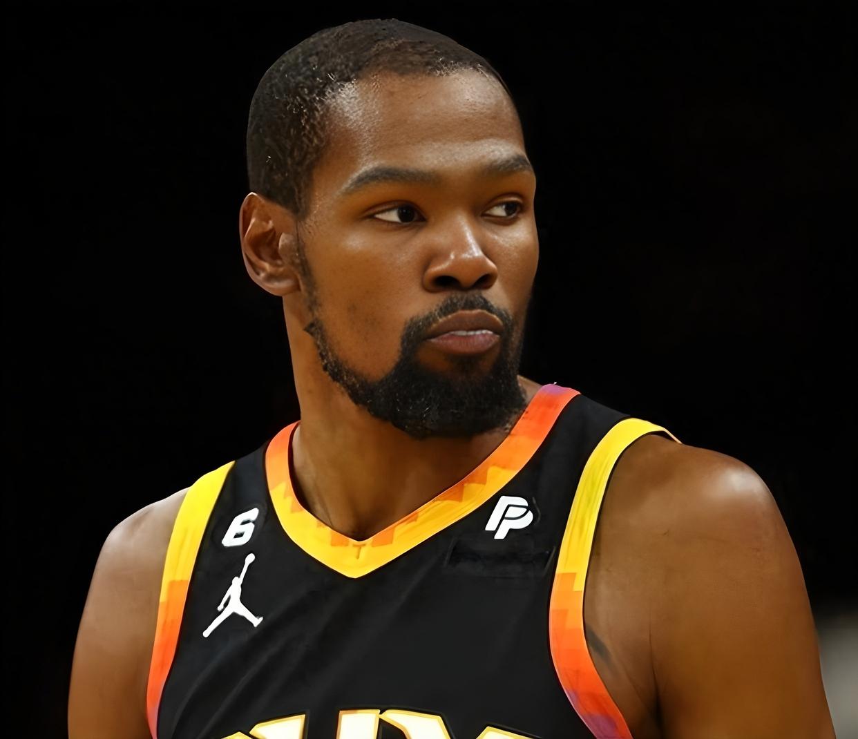 包含今夜里尔遗憾出局亚特兰大围绕全明星赛迎来里程碑之后，杜兰特赛事官方发布回归赛场新规的词条